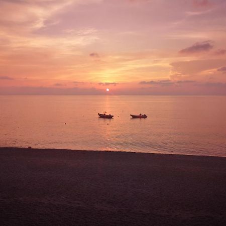 Camping B&B Gioiosa Gioiosa Marea Bagian luar foto
