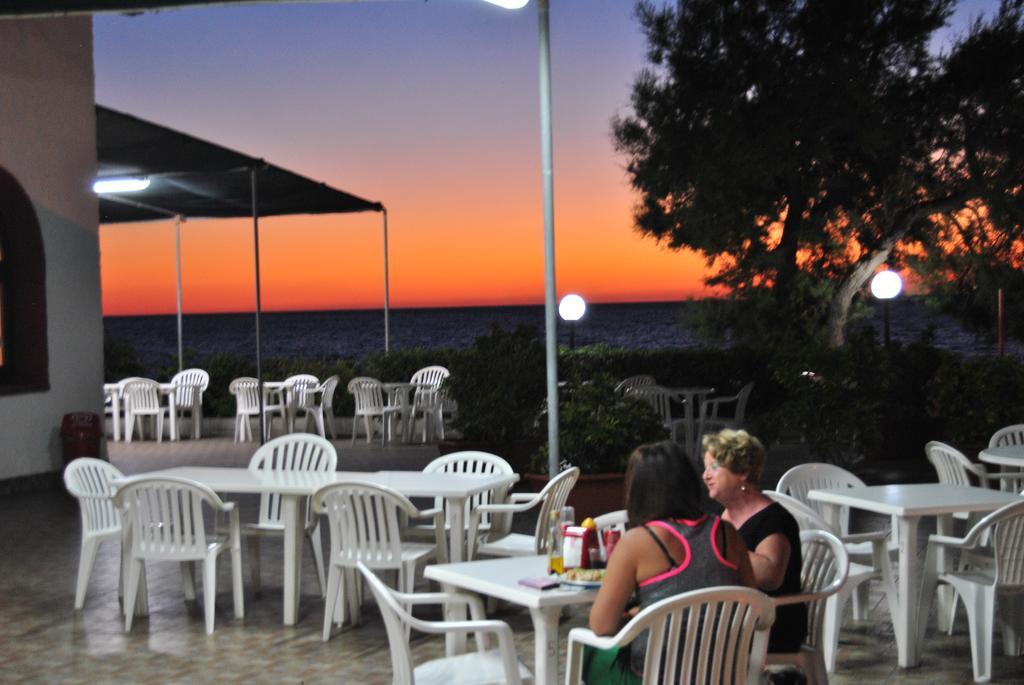Camping B&B Gioiosa Gioiosa Marea Bagian luar foto