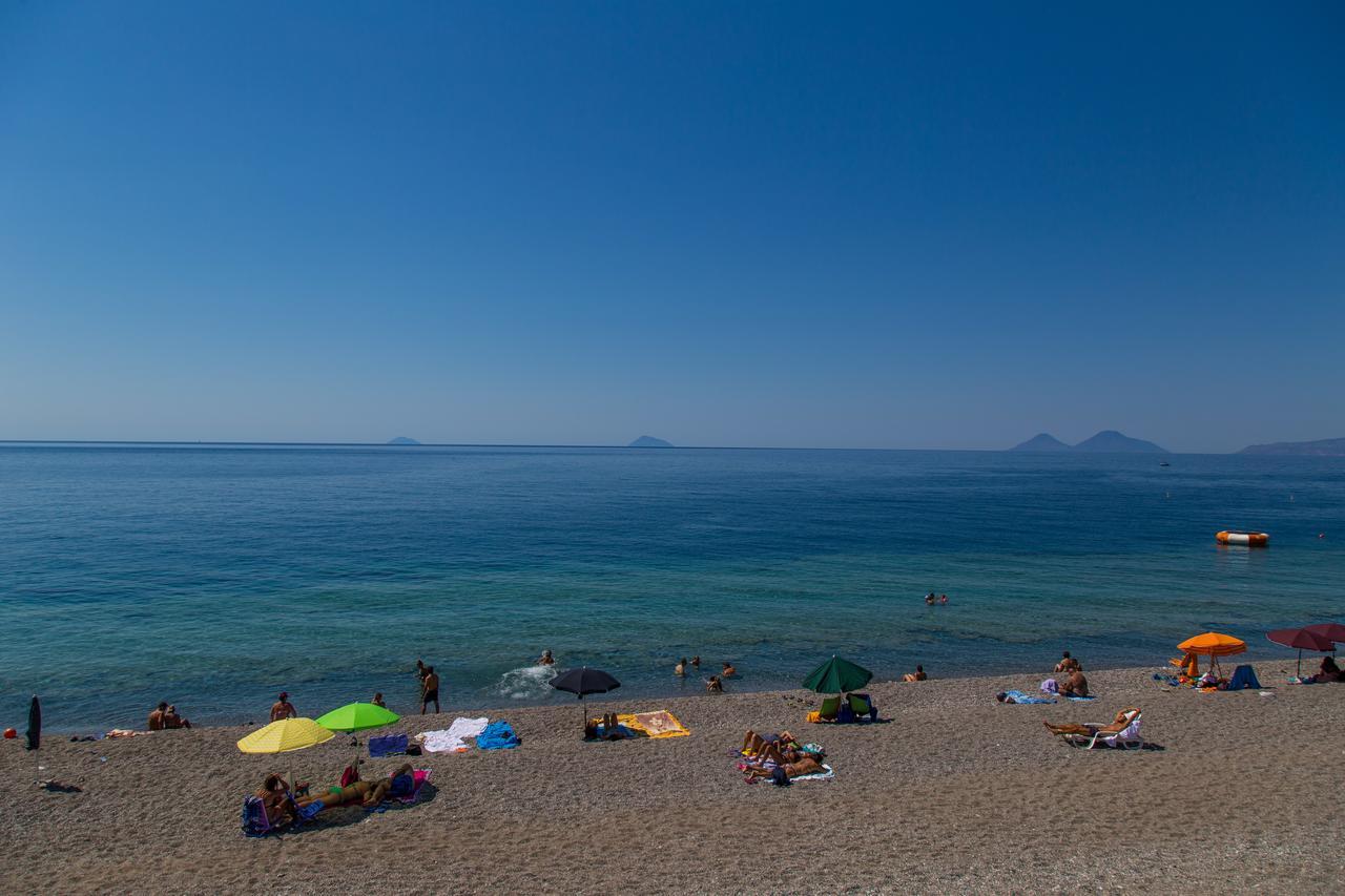 Camping B&B Gioiosa Gioiosa Marea Bagian luar foto
