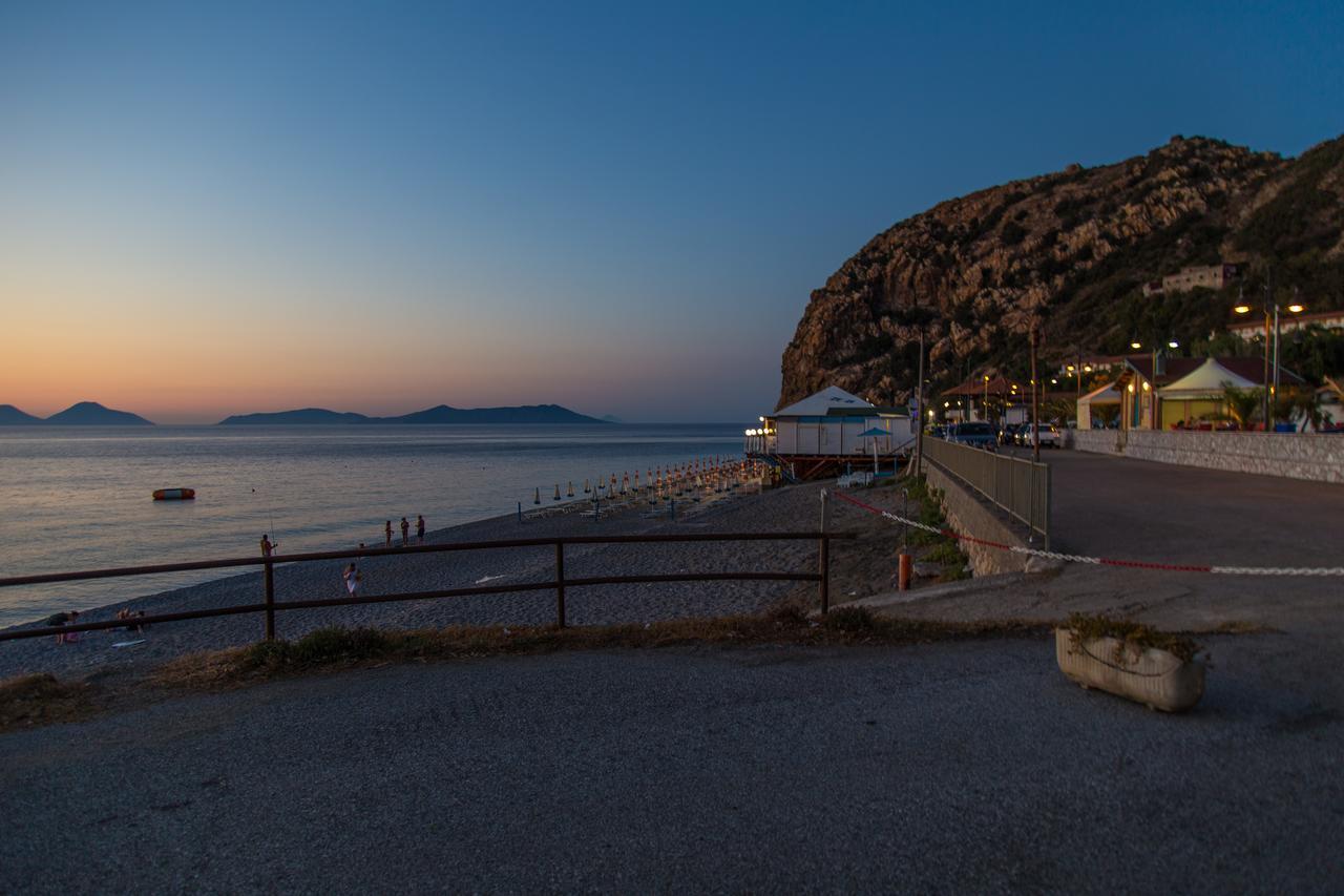 Camping B&B Gioiosa Gioiosa Marea Bagian luar foto