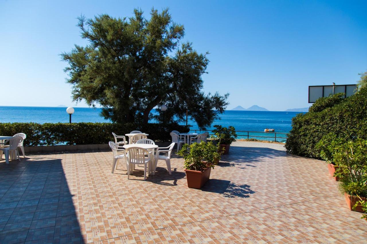 Camping B&B Gioiosa Gioiosa Marea Bagian luar foto