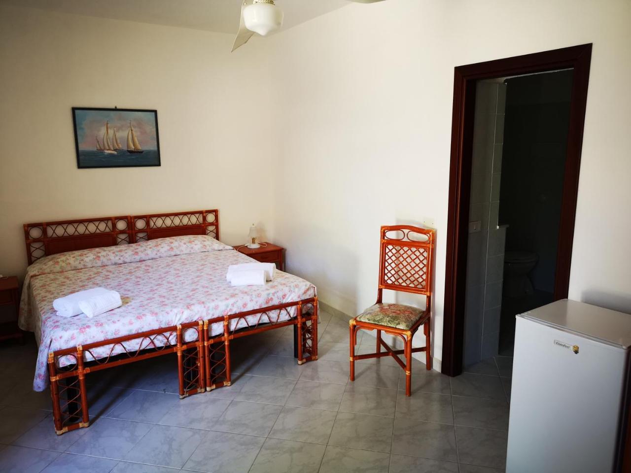 Camping B&B Gioiosa Gioiosa Marea Bagian luar foto