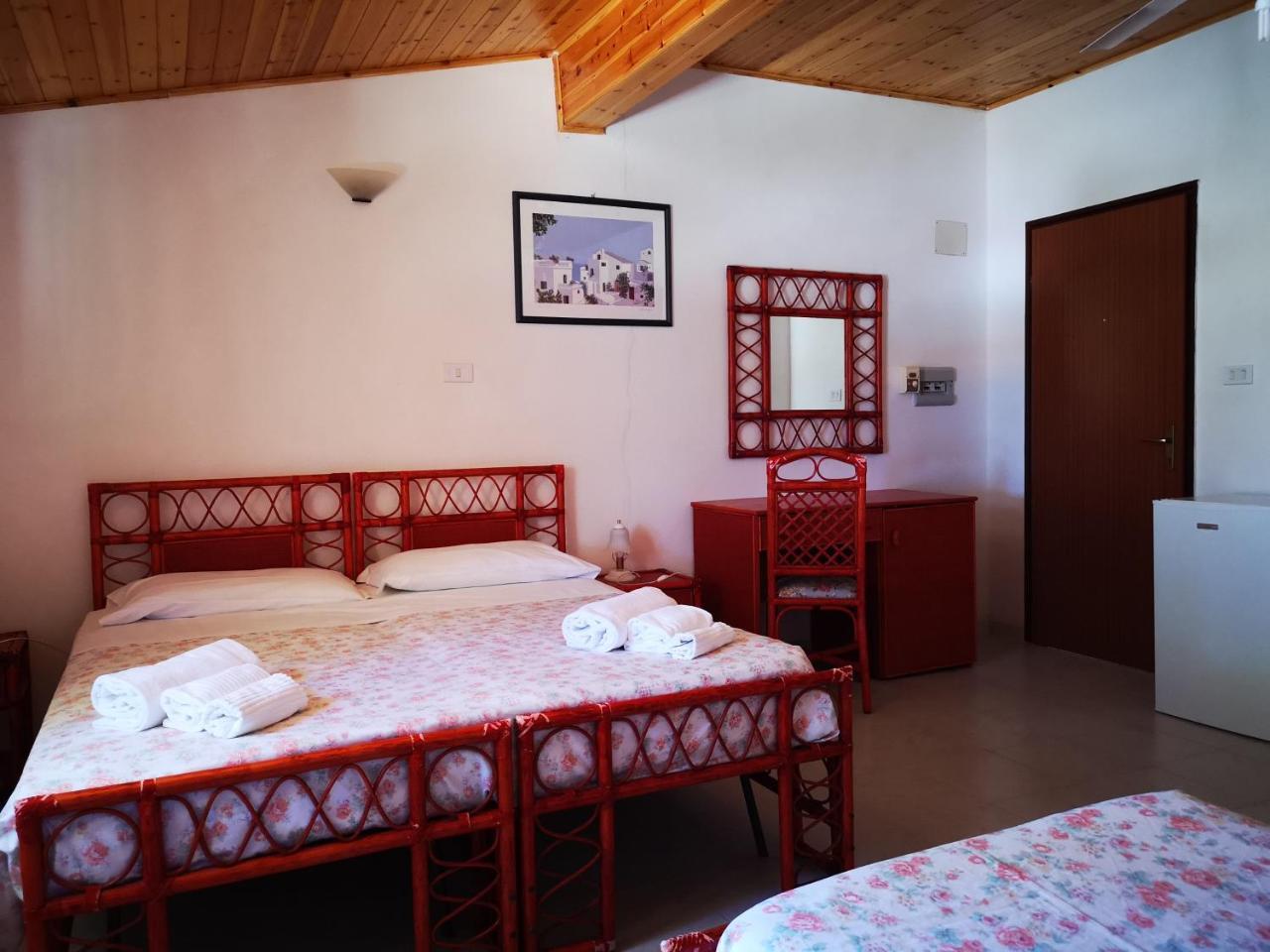 Camping B&B Gioiosa Gioiosa Marea Bagian luar foto